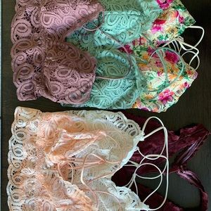 Bundle of Victoria secret braletts.